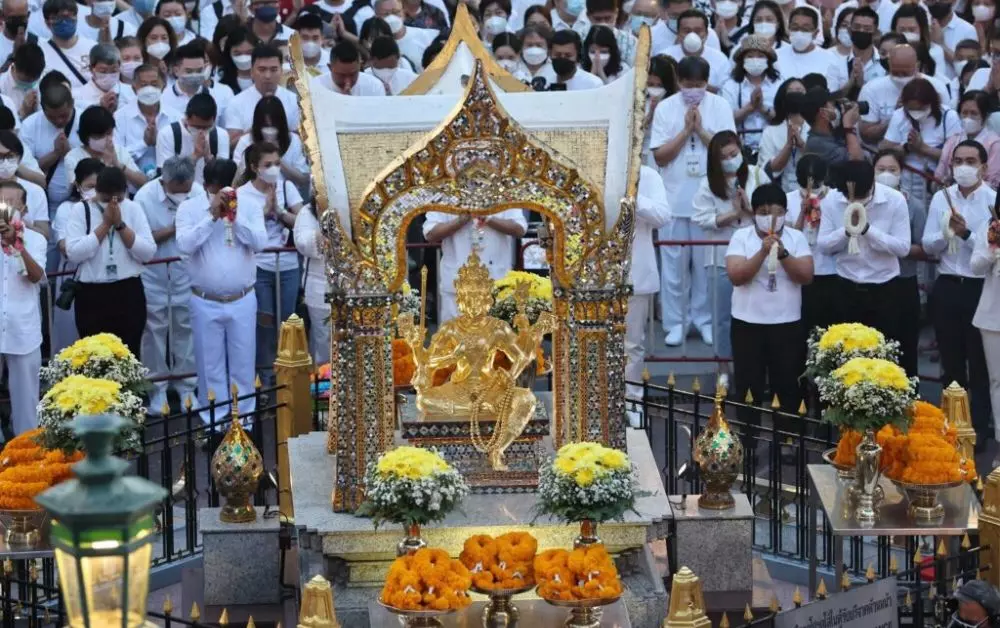 พระพรหมเอราวัณ รวมแห่งศรัทธา บารมีอันยิ่งใหญ่ อธิษฐานขอพร